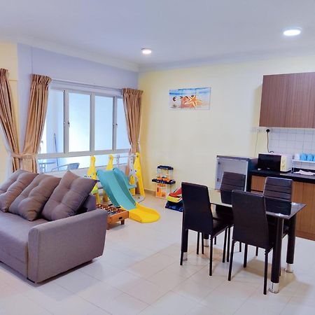 Jojo Homestay Tiara Residence Desaru Extérieur photo